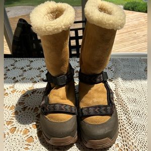 Teva Sheepskin Sandal Winter Boots Round Toe Outdoor Shearling Men's 10.